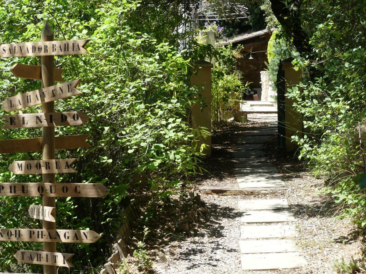 Les 3 Saisons Bed & Breakfast คุคุรง ภายนอก รูปภาพ