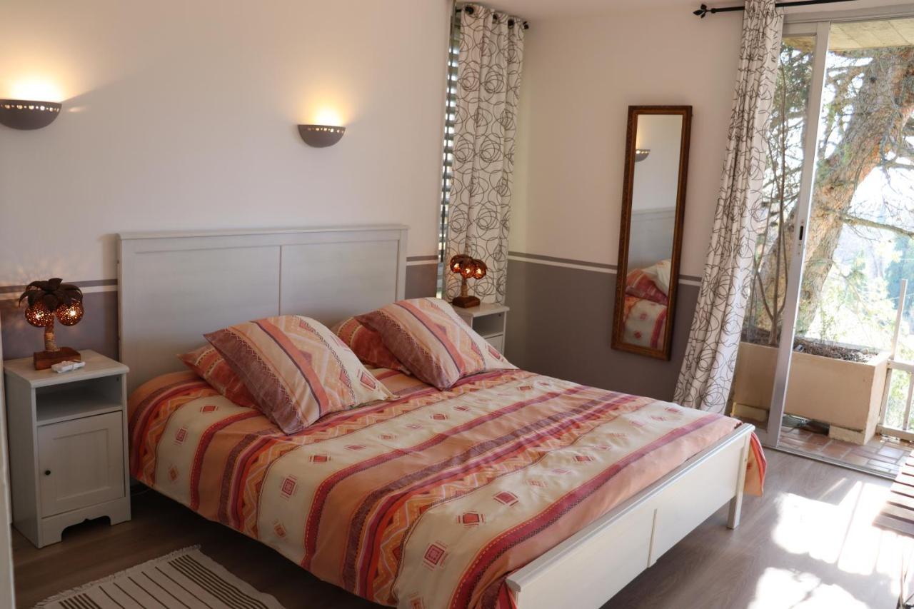 Les 3 Saisons Bed & Breakfast คุคุรง ภายนอก รูปภาพ